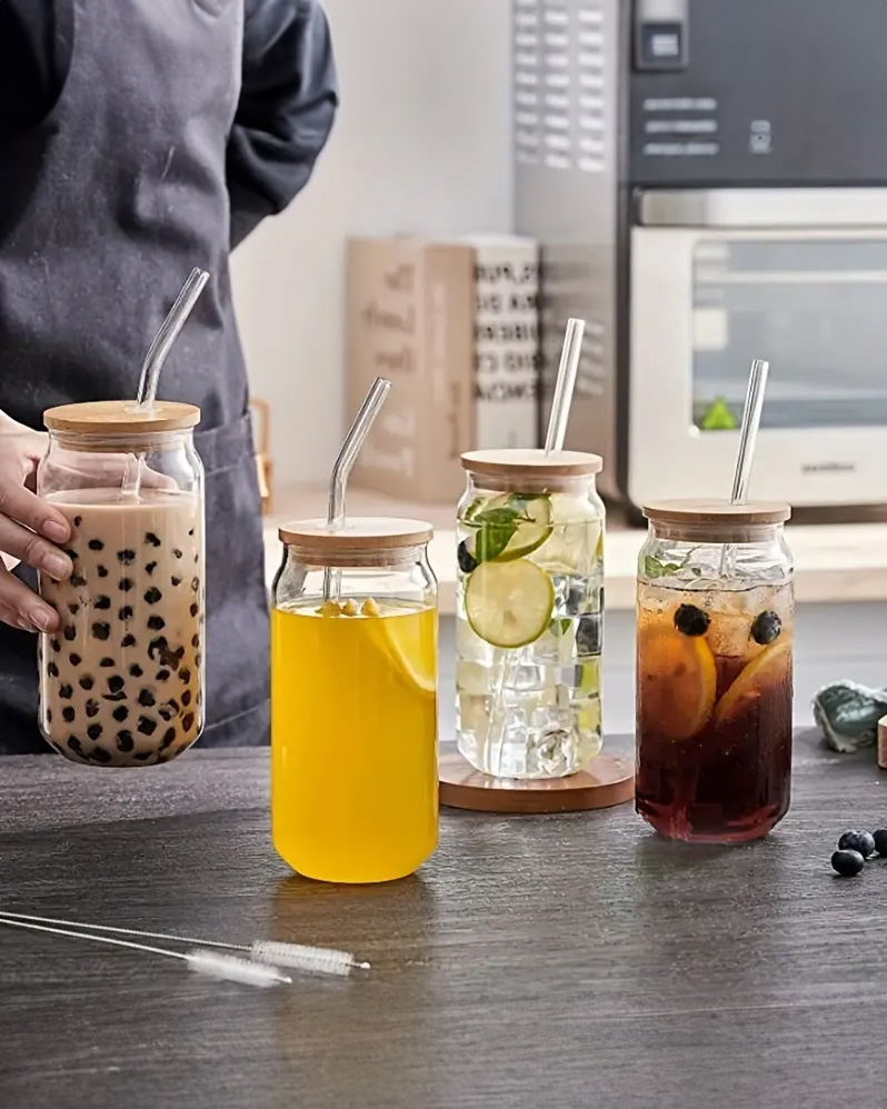 Glass Bottle with Bamboo Lid & Glass Straw + Brush (630ml) - Image 5
